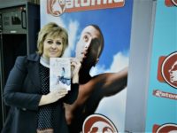 Un regard pétillant sur son enfance – Rencontre avec Isabelle Cayéré