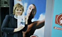 Un regard pétillant sur son enfance – Rencontre avec Isabelle Cayéré