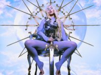 Ava Max se couronne Reine de la Pop avec son dernier single