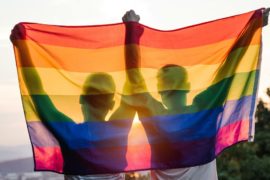 Pau se pare aux couleurs arc-en-ciel ce samedi 1er octobre.